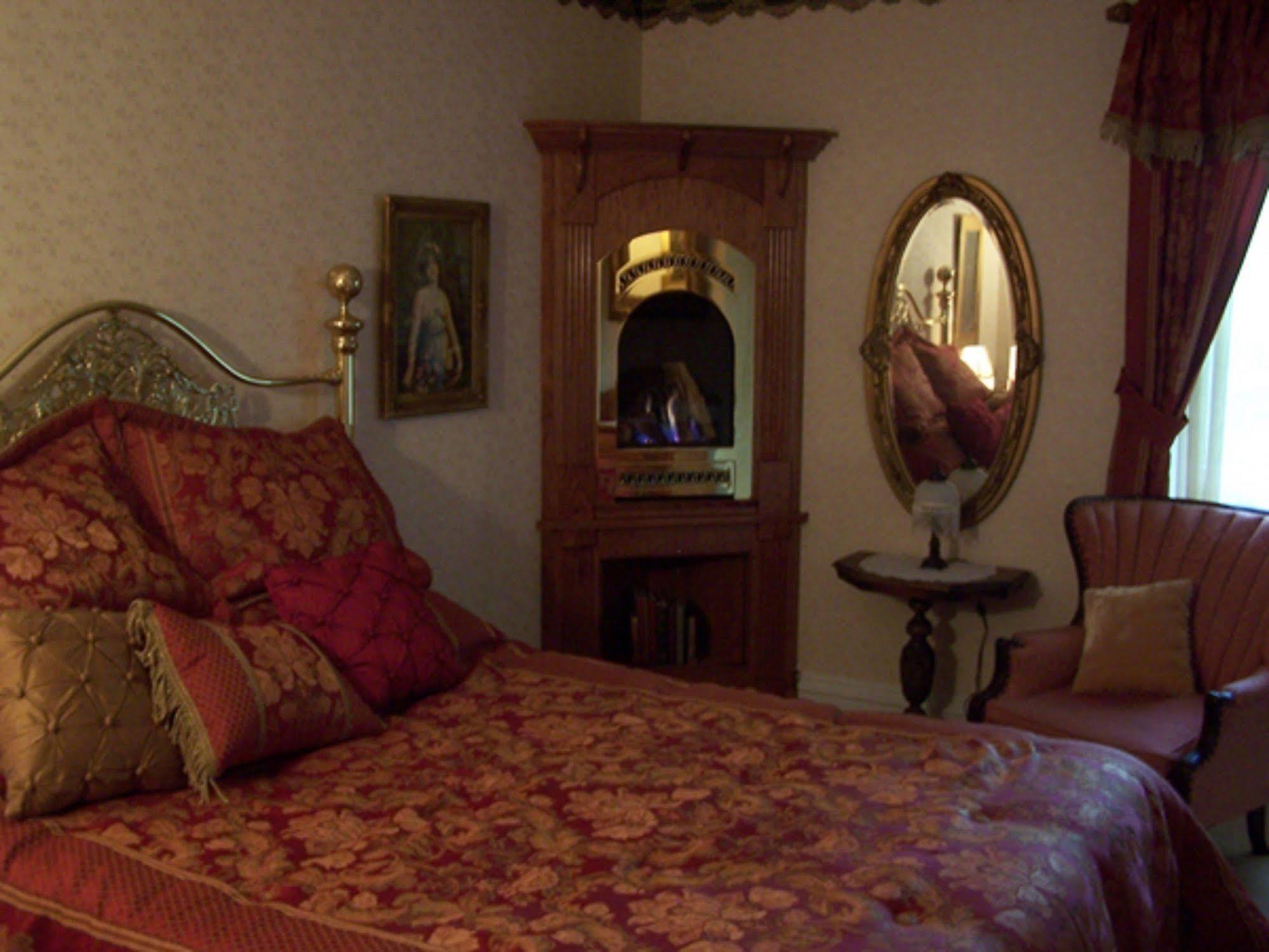 Bellinger Rose Bed & Breakfast Herkimer Екстериор снимка