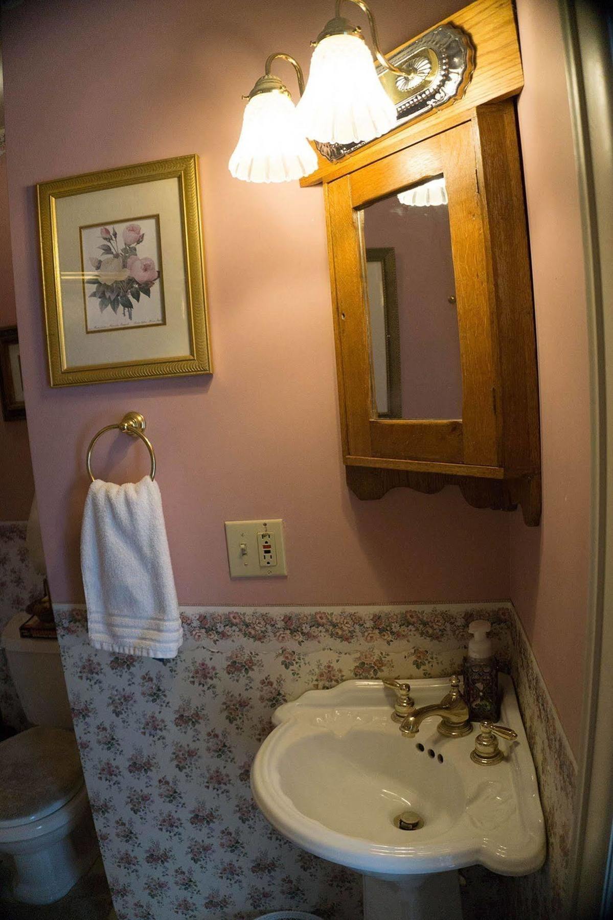 Bellinger Rose Bed & Breakfast Herkimer Екстериор снимка