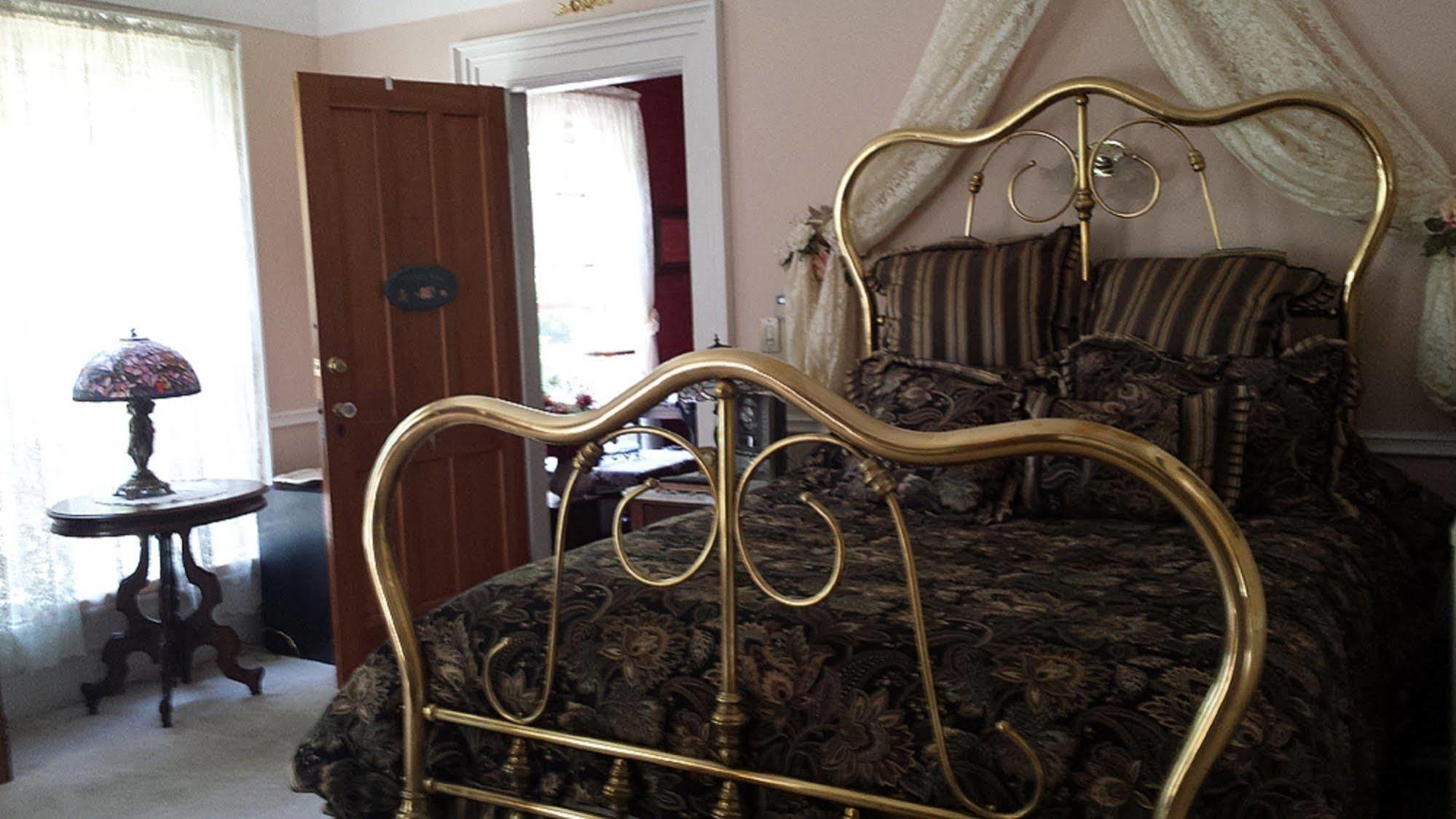 Bellinger Rose Bed & Breakfast Herkimer Екстериор снимка