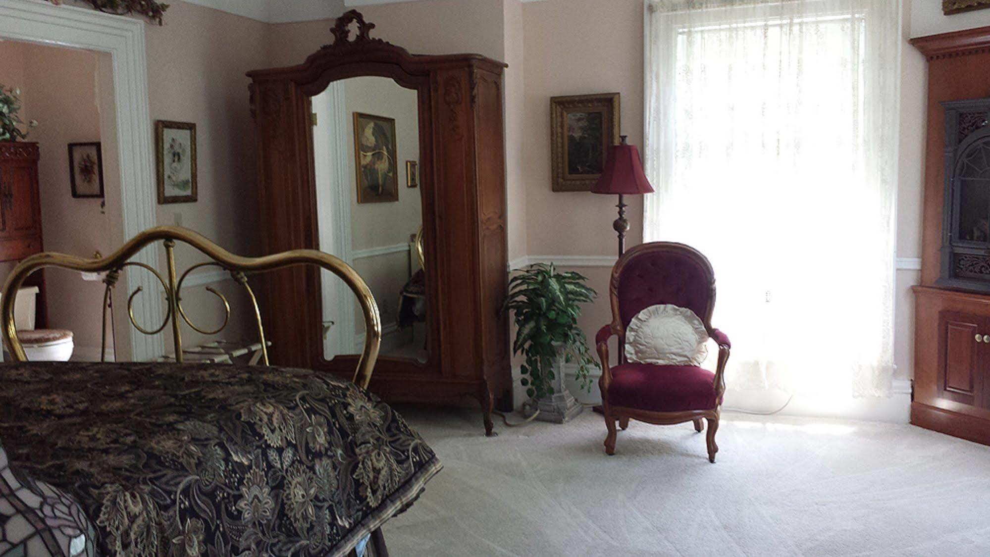 Bellinger Rose Bed & Breakfast Herkimer Екстериор снимка