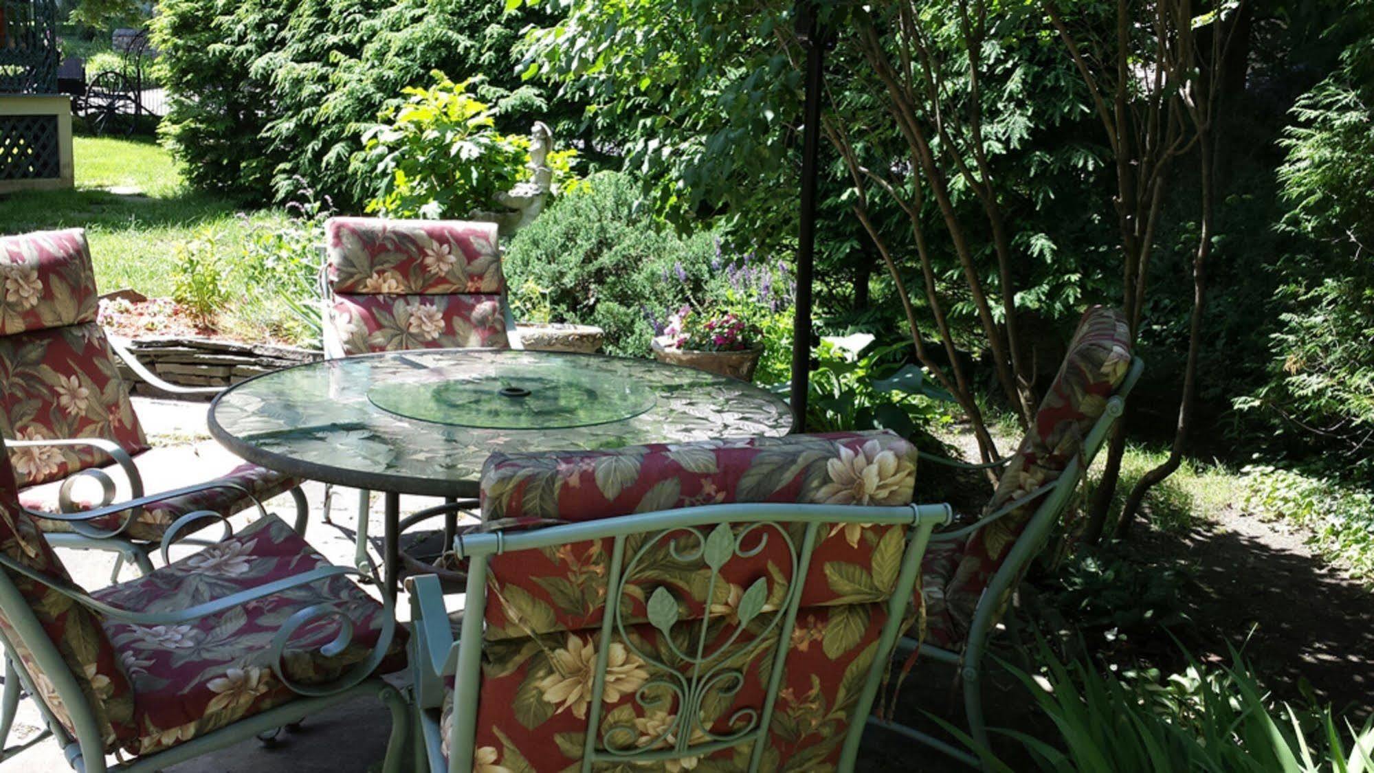 Bellinger Rose Bed & Breakfast Herkimer Екстериор снимка