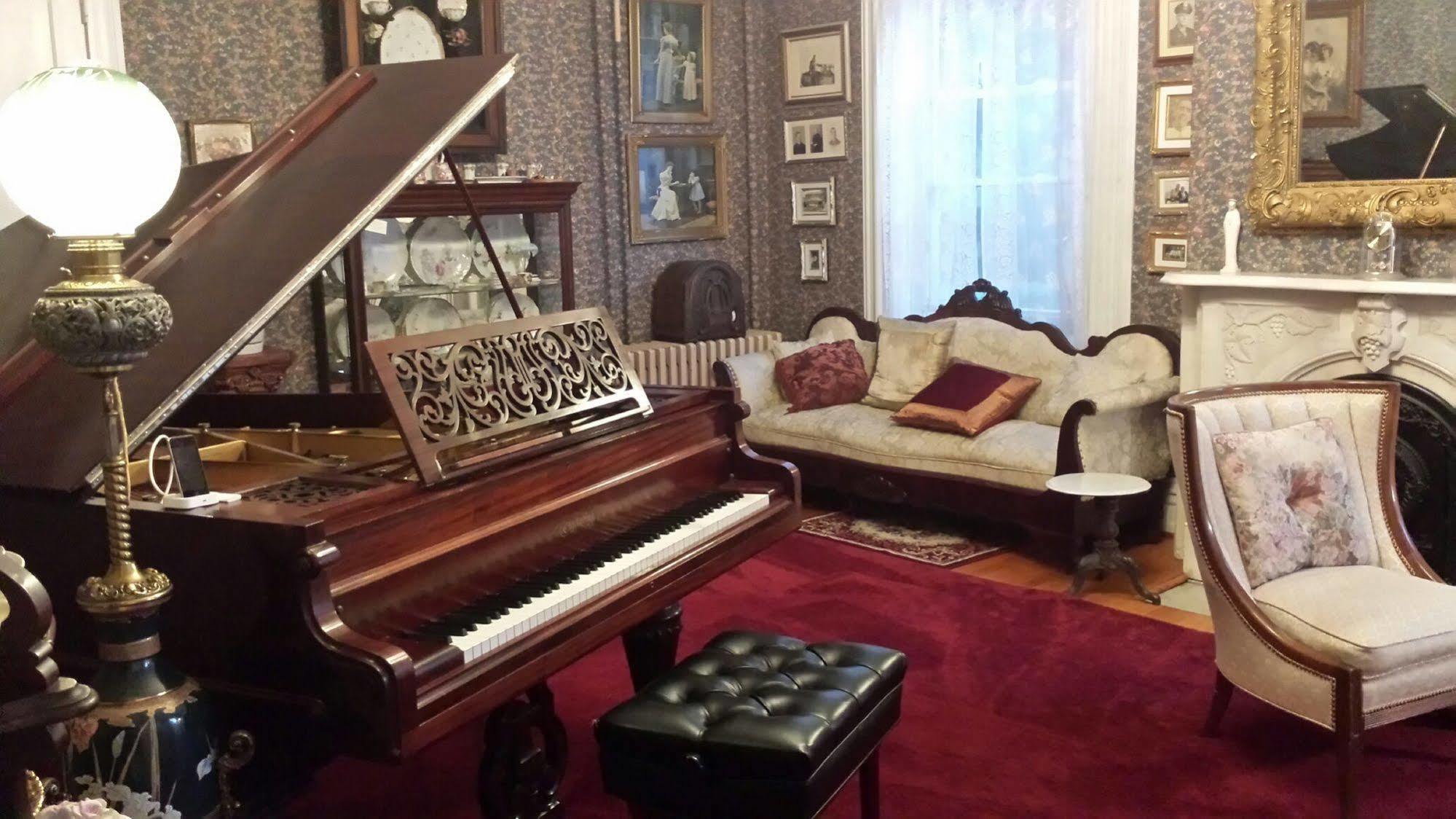 Bellinger Rose Bed & Breakfast Herkimer Екстериор снимка